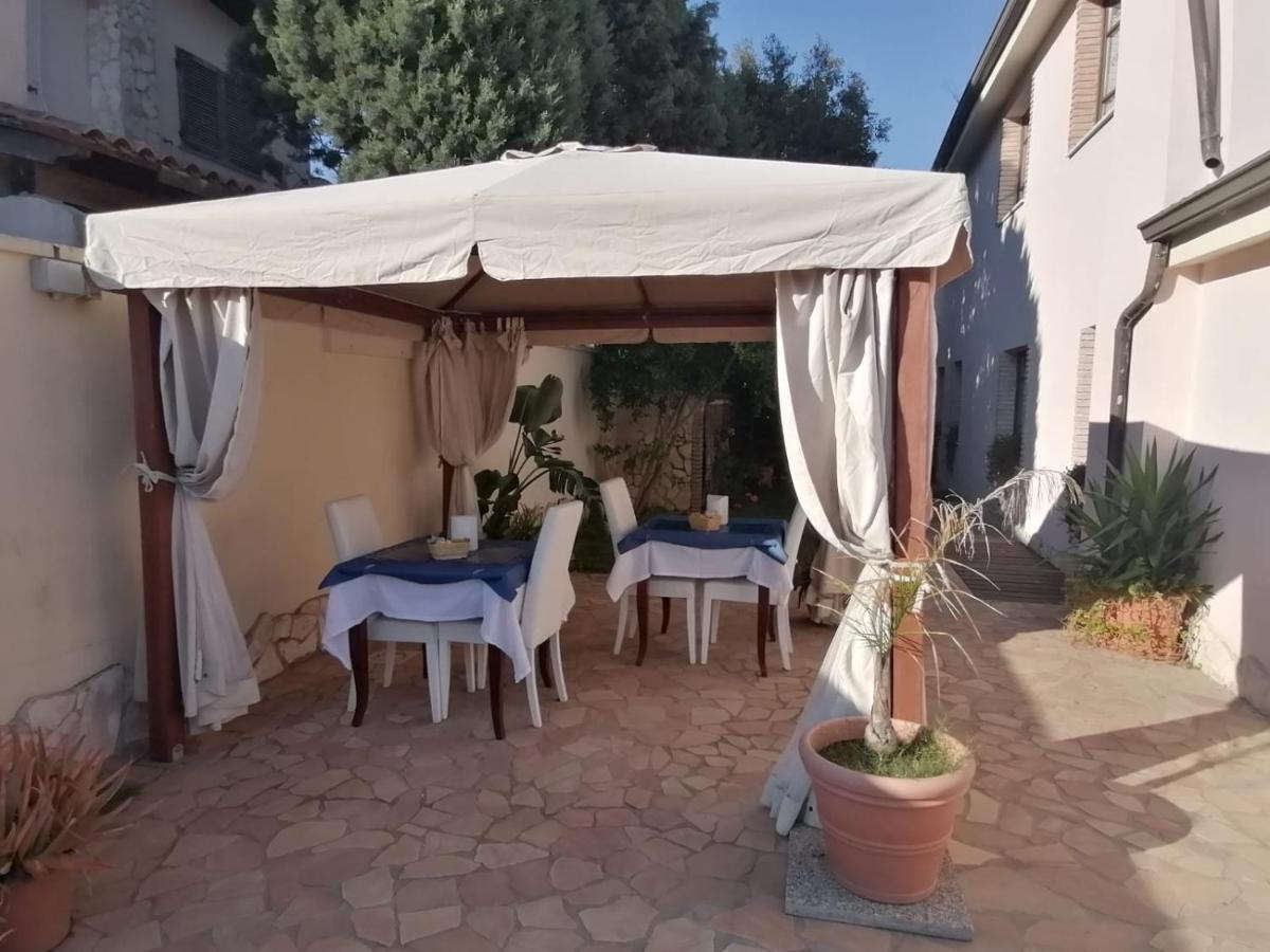 Gentarrubia Bed and Breakfast Capoterra Buitenkant foto